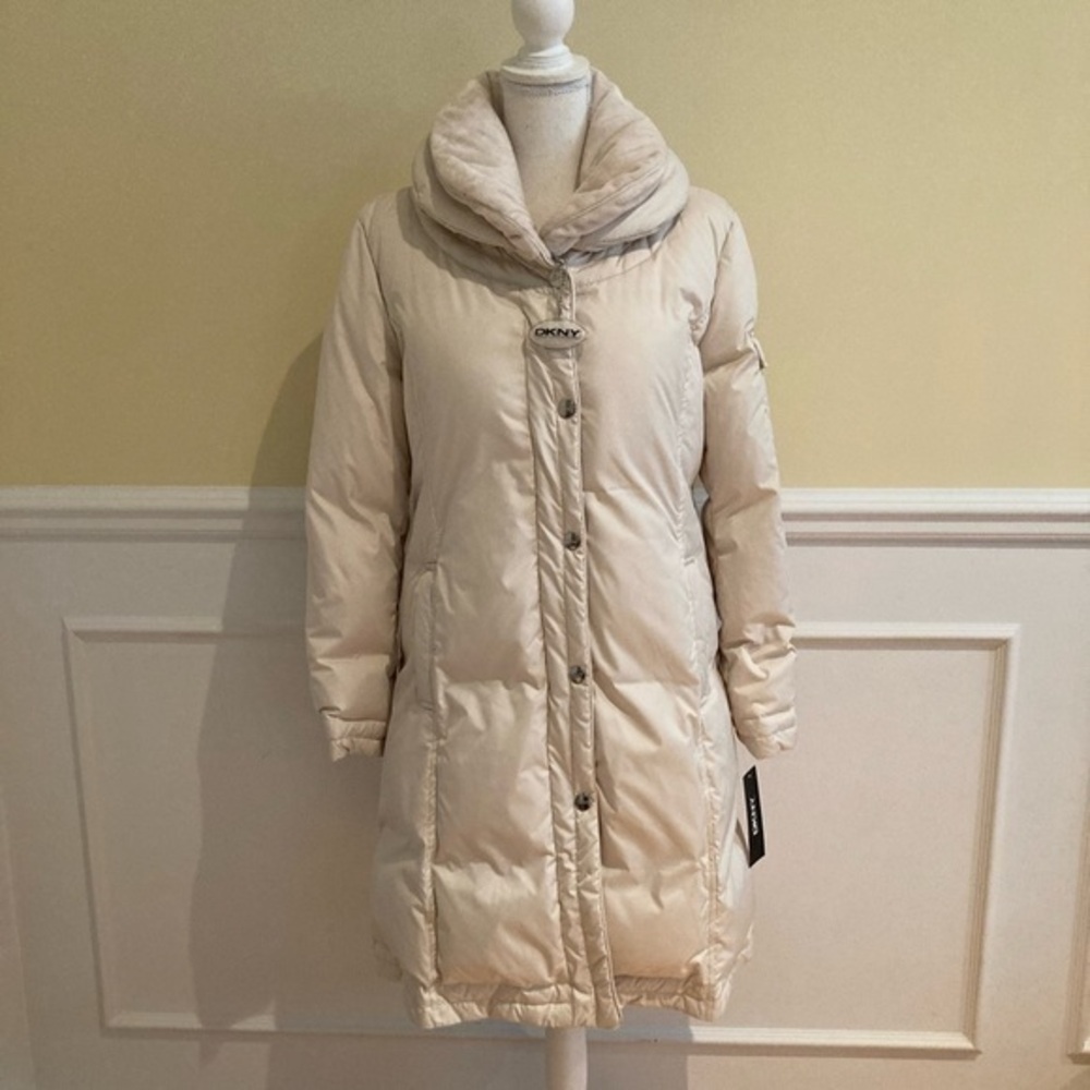 NWT DKNY Beautiful Women Coat, Dawn, Size Medium